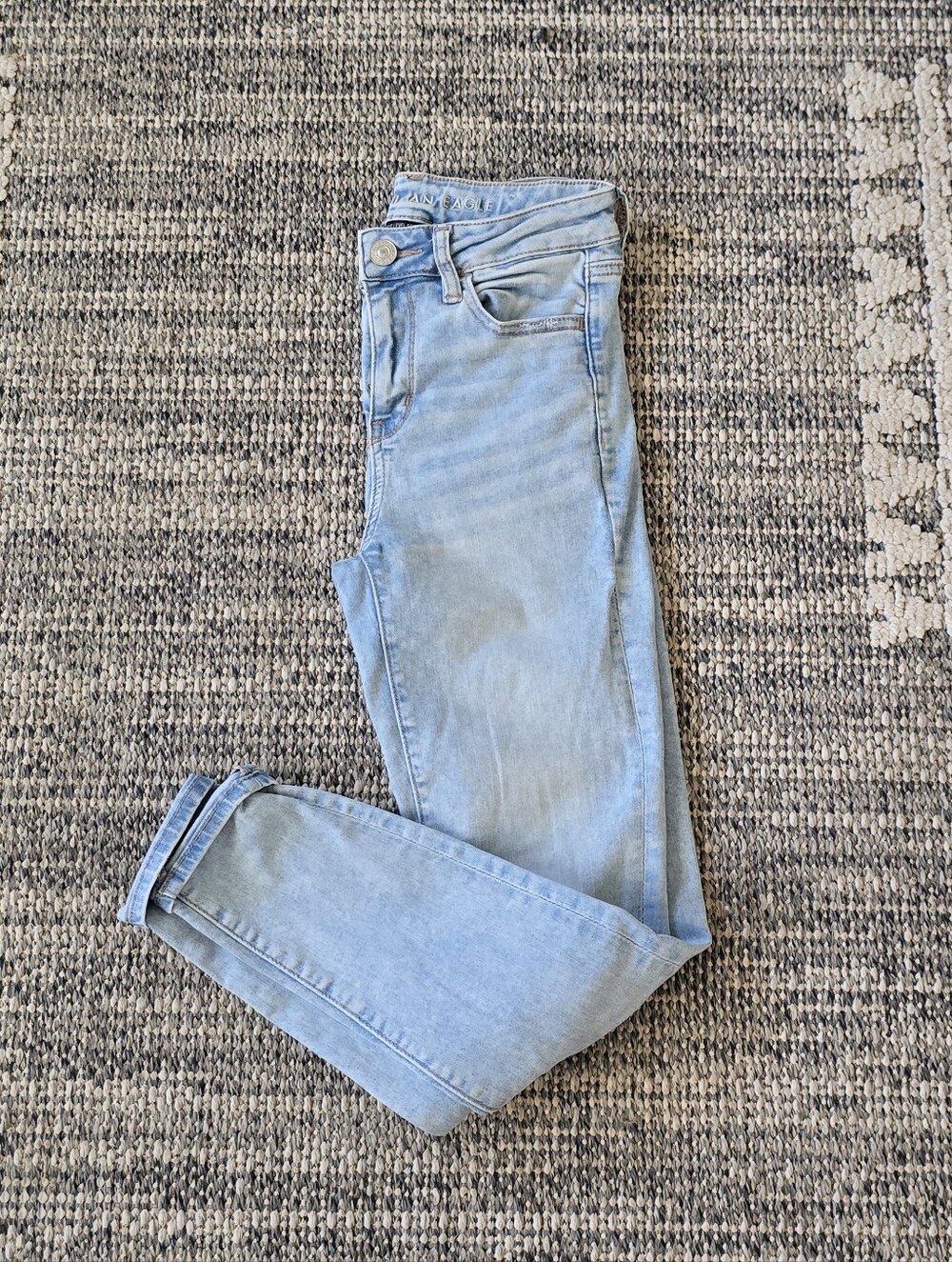 American Eagle Light Wash Women’s Skinny Jeans